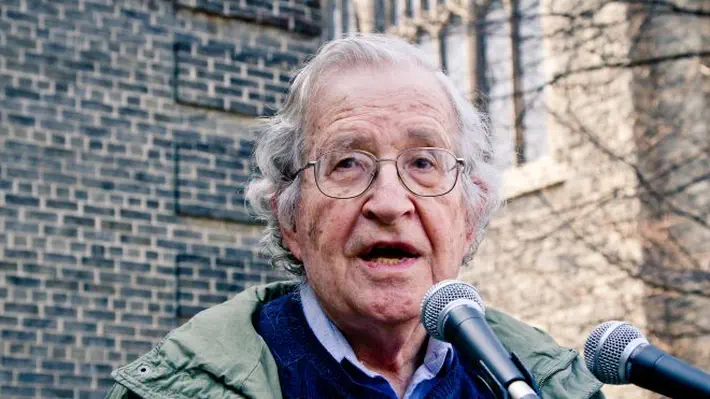 I knew he was lucid, but didn't knew he was QUITE THIS LUCID. // Noam Chomsky's well-known political views have tended to overshadow his groundbreaking work as a linguist and analytic philosopher. As a result, people sometimes assume that because Chomsky is a leftist, he would find common intellectual ground with the postmodernist philosophers of the European lef...