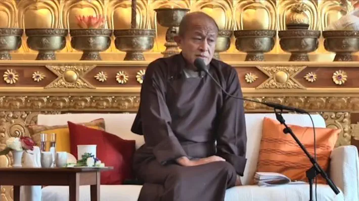 In March 2018, Dzongsar Khyentse Rinpoche gave teachings to the Rigpa Sangha in Berlin, London and Paris. These teachings are wonderful in any context, explain the Vajrayana practice of guru yoga in depth, and deal directly with the subject at hand.